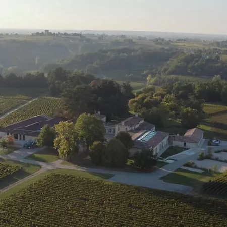 Chateau De Ferrand Panzió 4*