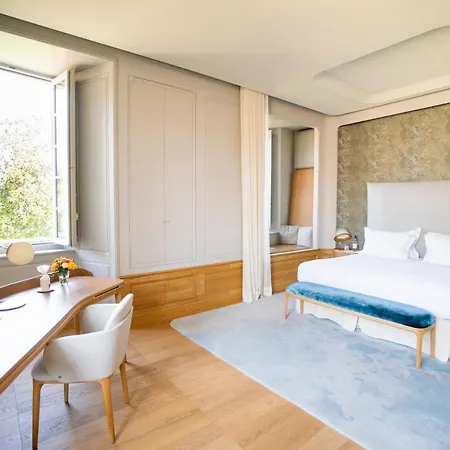 Bed & Breakfast Chateau De Ferrand 4*
