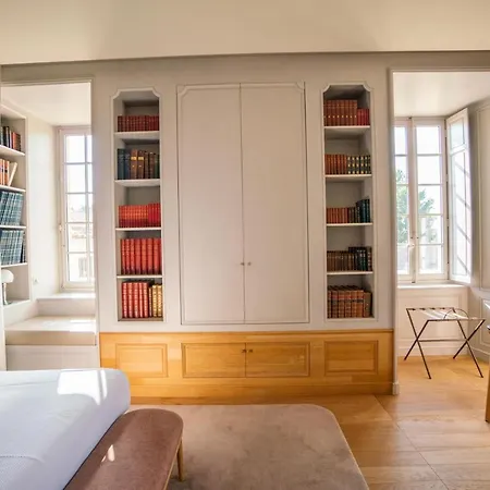 Bed & Breakfast Chateau De Ferrand 4*