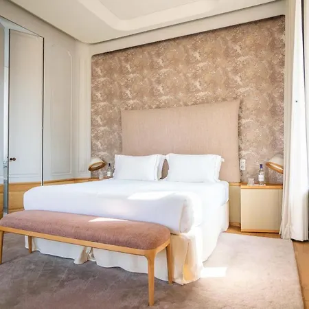 Oda ve Kahvaltı Chateau De Ferrand 4*