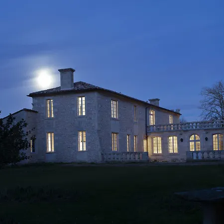 Chateau De Ferrand Panzió 4*