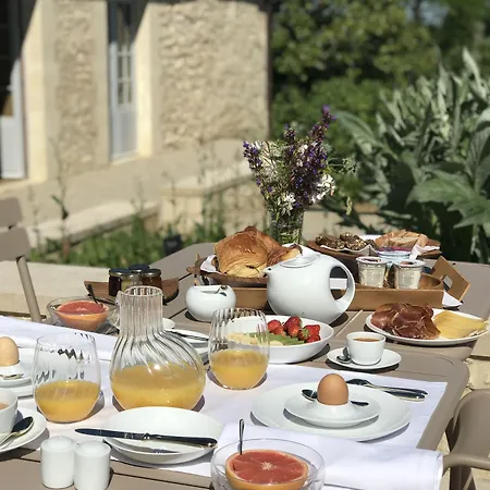 Bed & Breakfast Chateau De Ferrand 4*