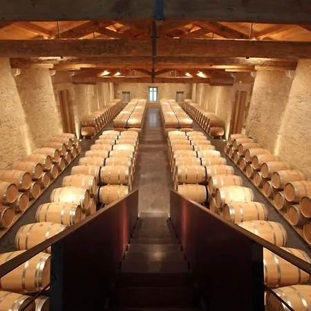 Chateau De Ferrand Panzió Saint-Émilion