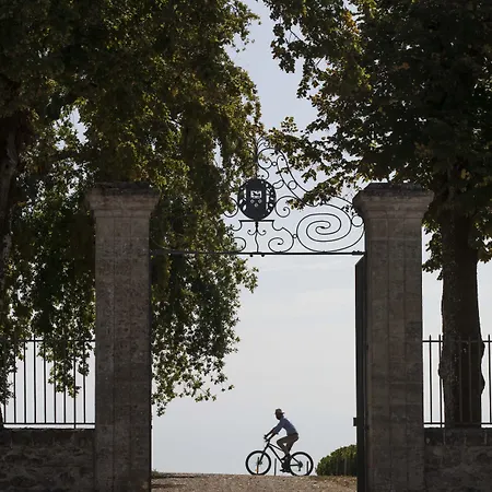 Chateau De Ferrand Panzió 4*