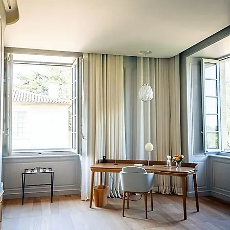 Chateau De Ferrand 4*