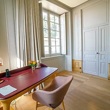 Chateau De Ferrand Bed & Breakfast