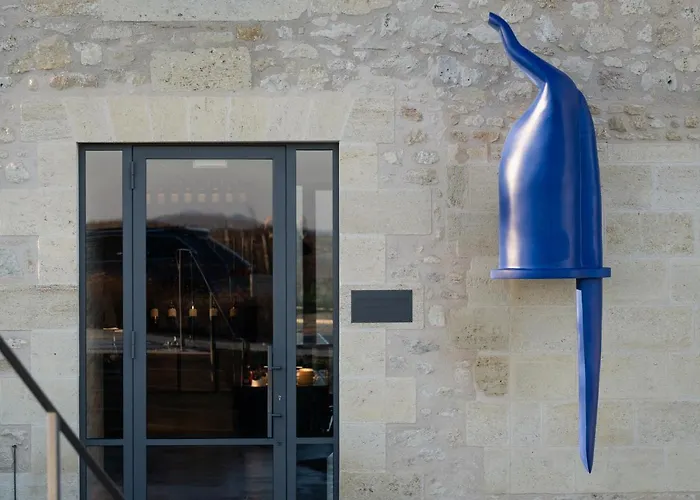 Château De Ferrand 4*