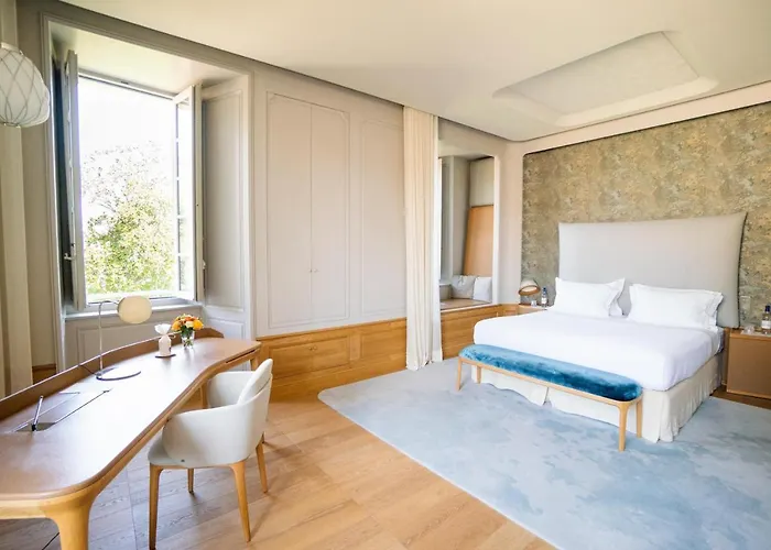 Alojamento de Acomodação e Pequeno-almoço Château De Ferrand 4*