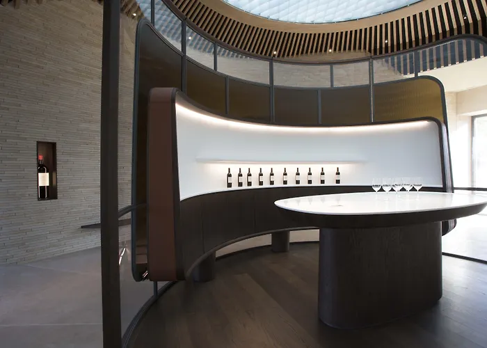 Alojamento de Acomodação e Pequeno-almoço Château De Ferrand 4*